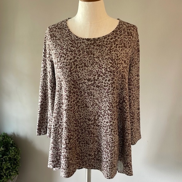 LOGO by Lori Goldstein multi color animal print knit top oversized M 3/4 sleeve - Picture 1 of 9